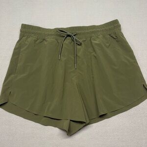 Athleta Farallon Short Olive Green High Rise Pull On Athletic Shorts Women Large